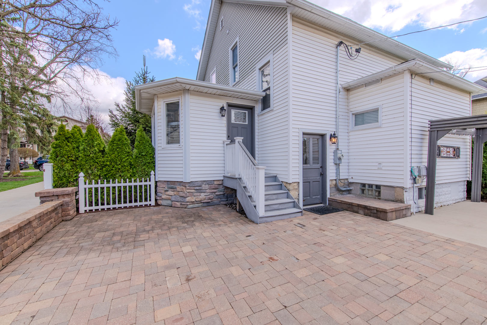 220 Hickory Street, Frankfort, IL 60423