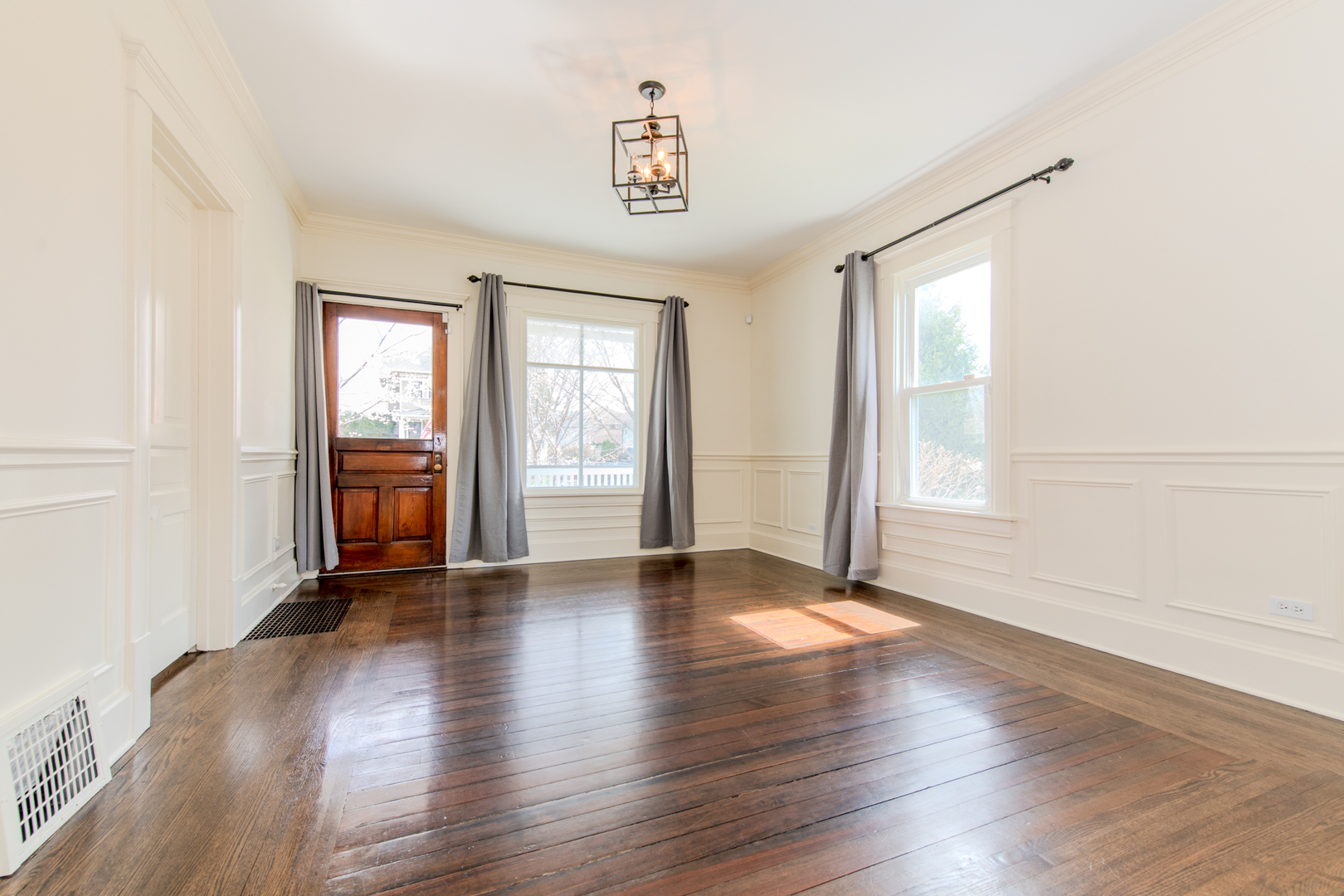 220 Hickory Street, Frankfort, IL 60423