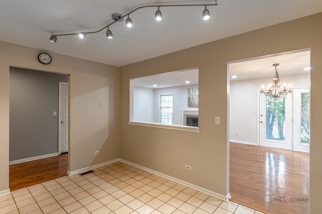 12 Sommerset Lane, Lincolnshire, IL 60069