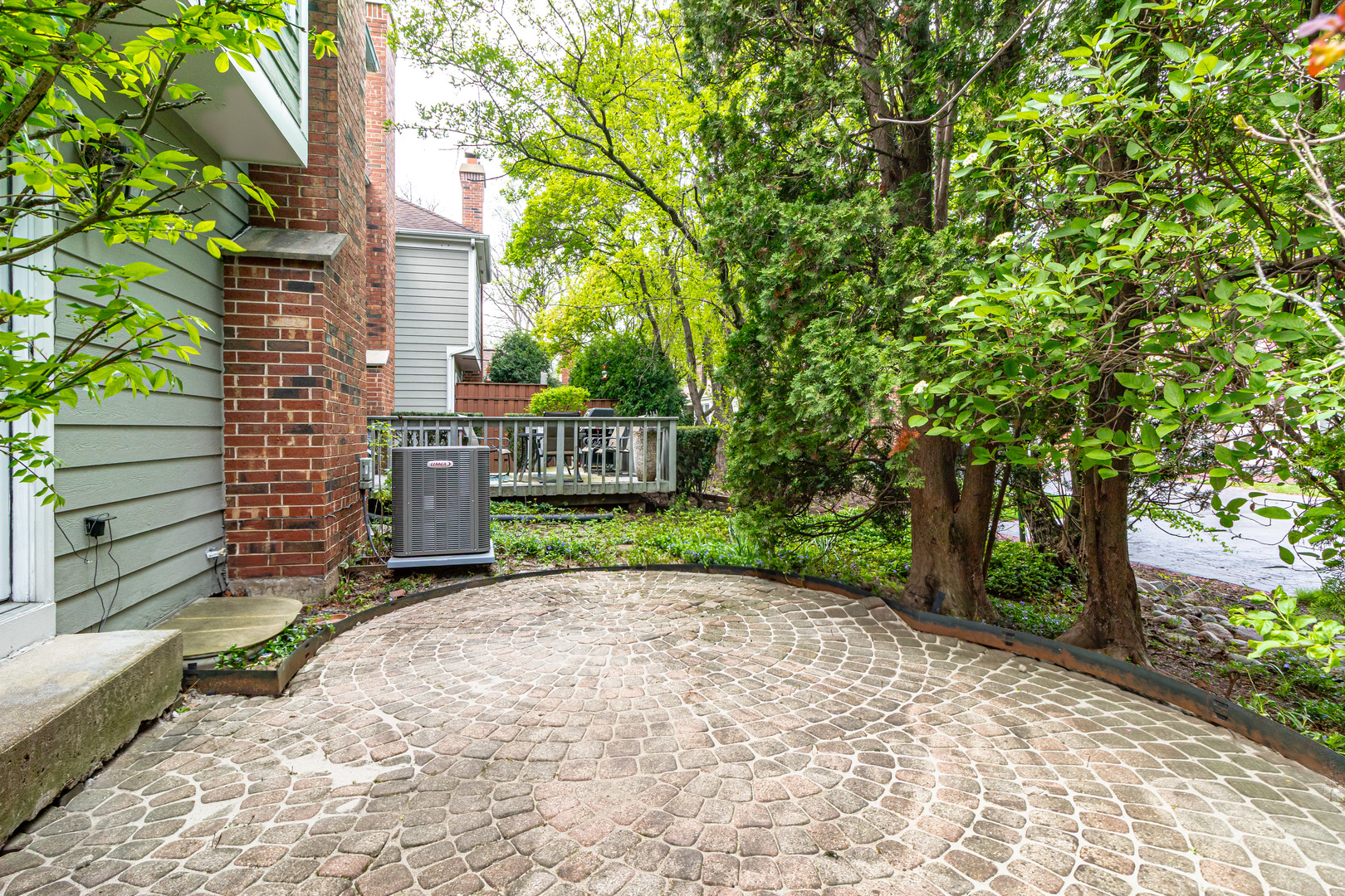 12 Sommerset Lane, Lincolnshire, IL 60069