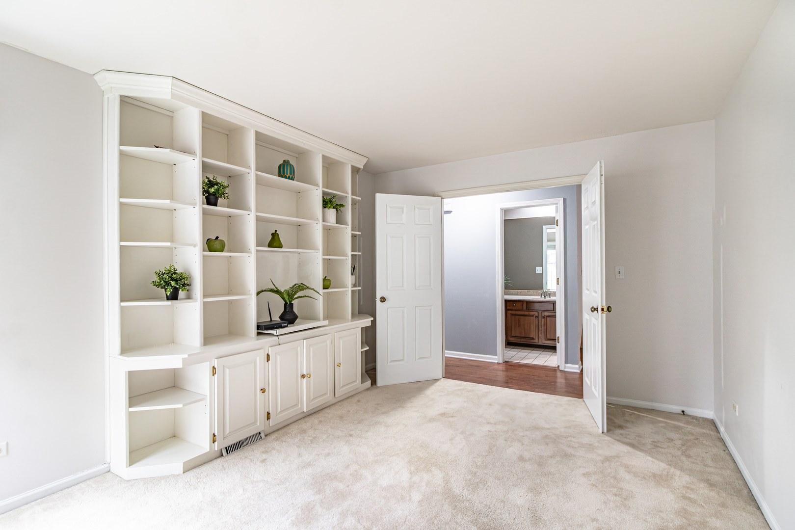 12 Sommerset Lane, Lincolnshire, IL 60069