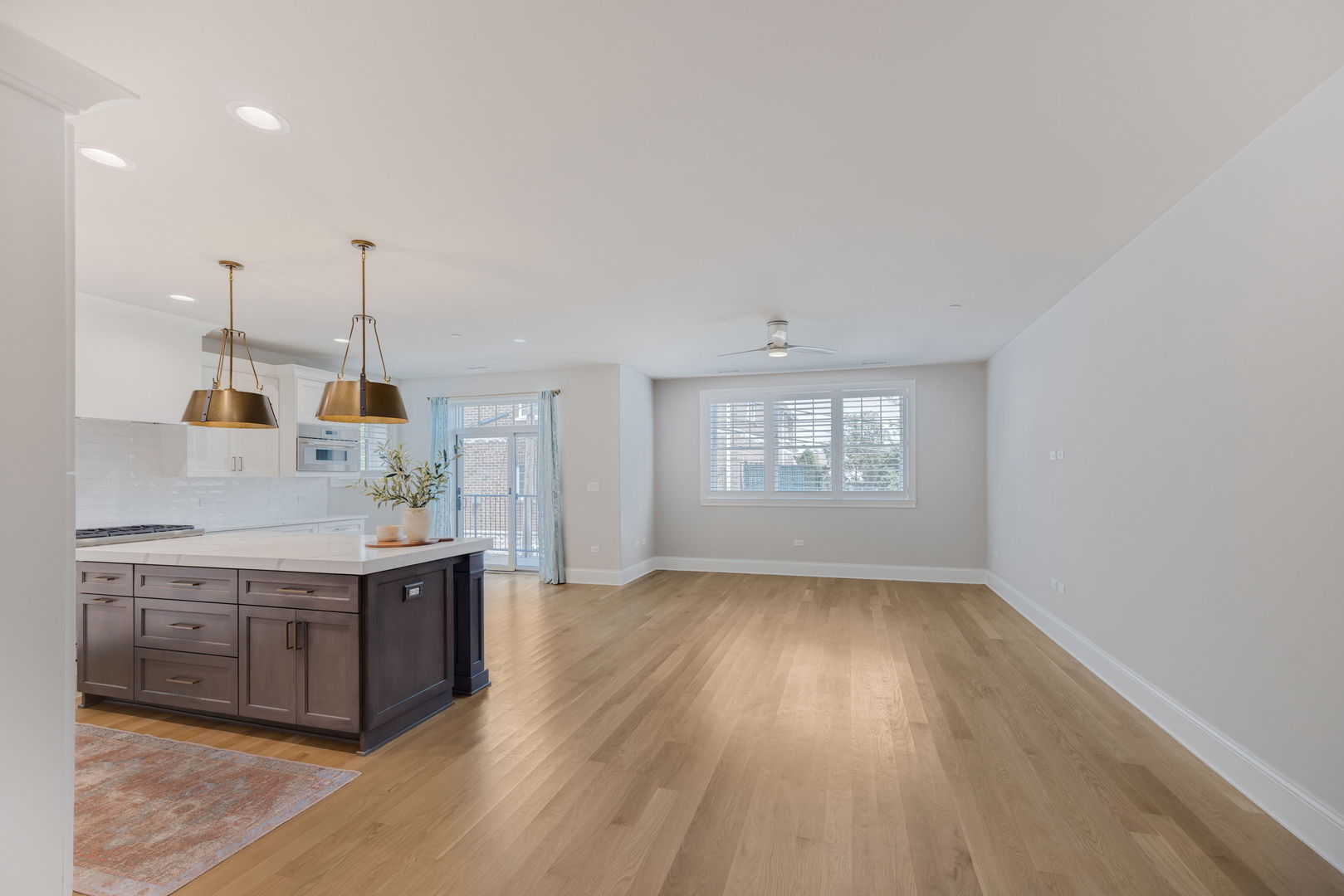 514 Hillgrove Avenue #202, Western Springs, IL 60558