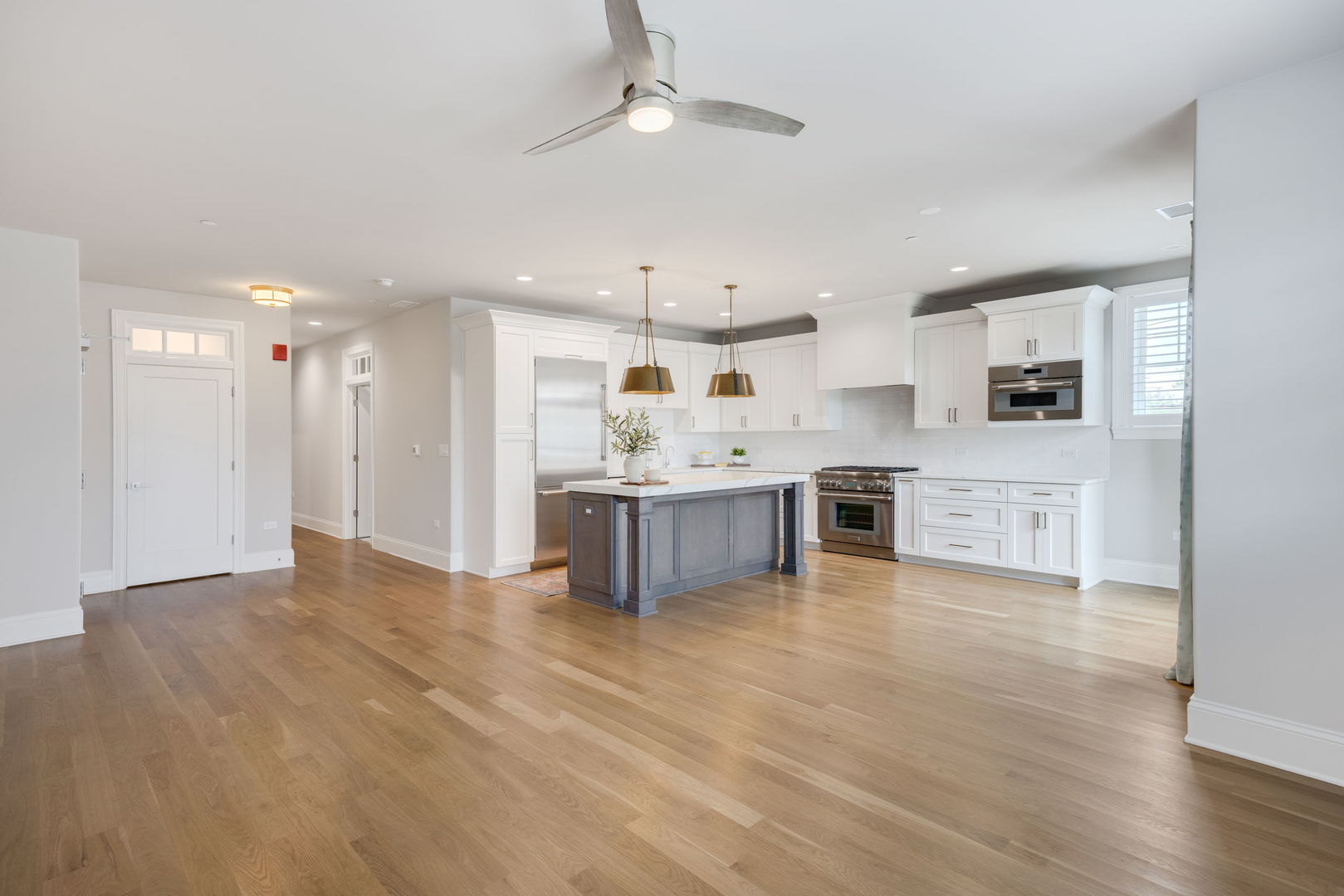 514 Hillgrove Avenue #202, Western Springs, IL 60558
