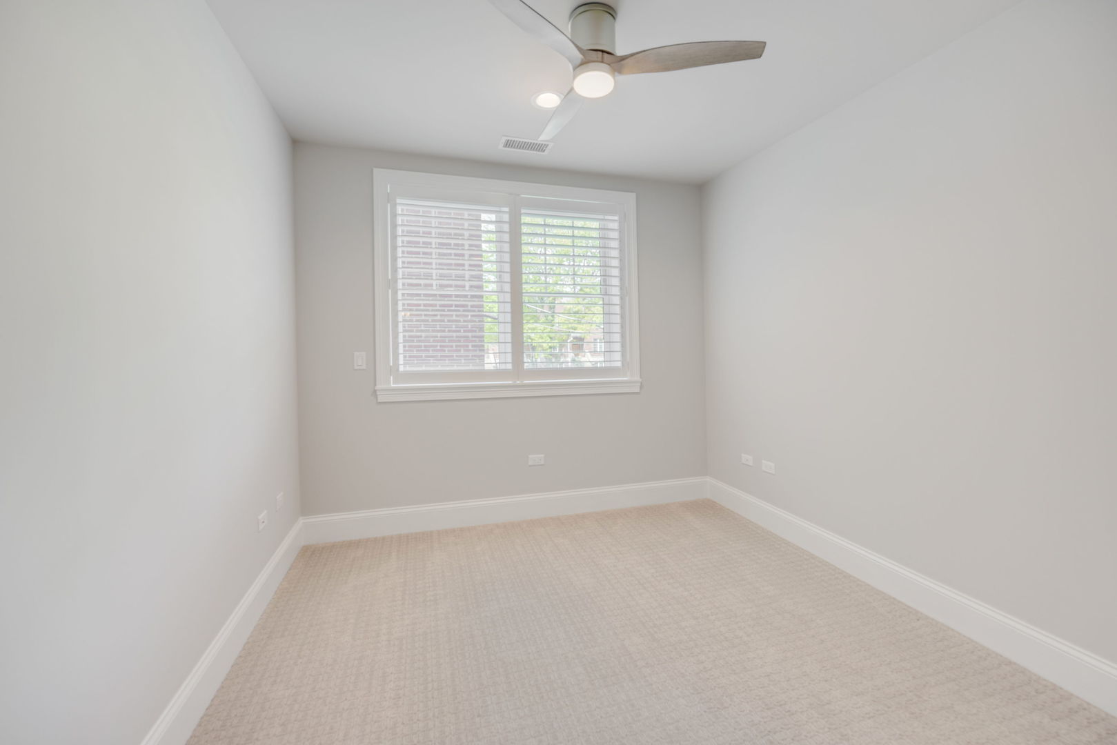 514 Hillgrove Avenue #202, Western Springs, IL 60558