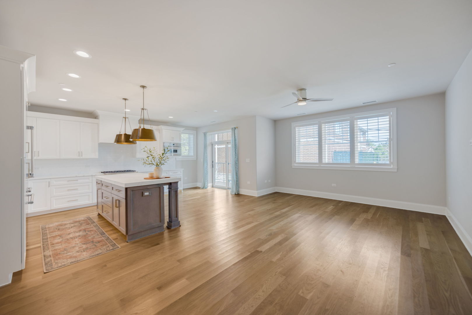 514 Hillgrove Avenue #202, Western Springs, IL 60558