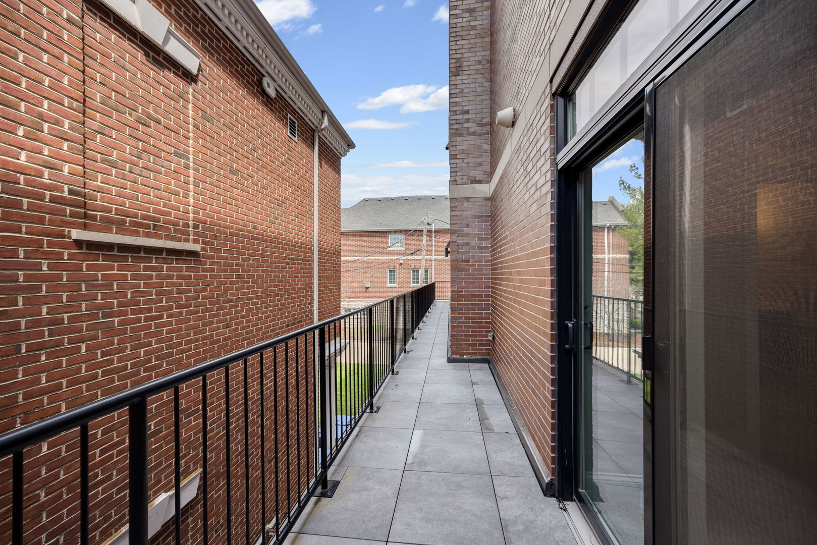 514 Hillgrove Avenue #202, Western Springs, IL 60558