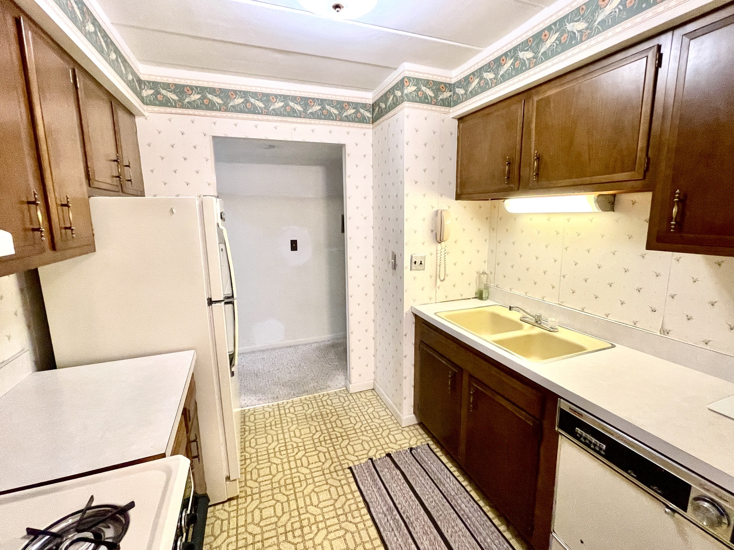 1052 Mill Street #110, Naperville, IL 60540