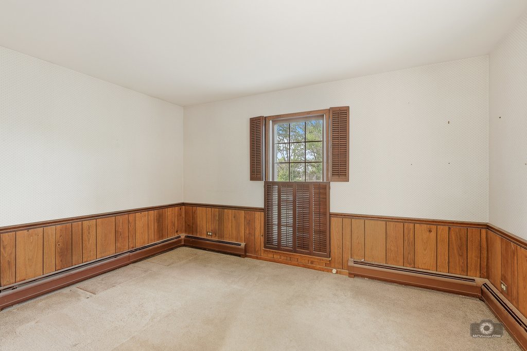 39W093 Silver Glen Road, St. Charles, IL 60175
