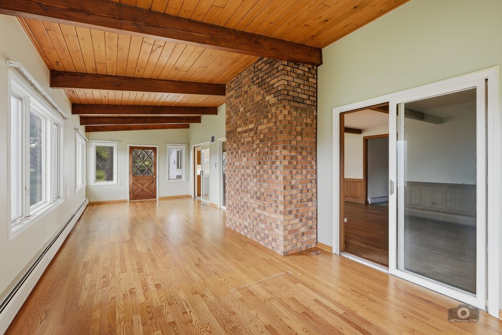 39W093 Silver Glen Road, St. Charles, IL 60175