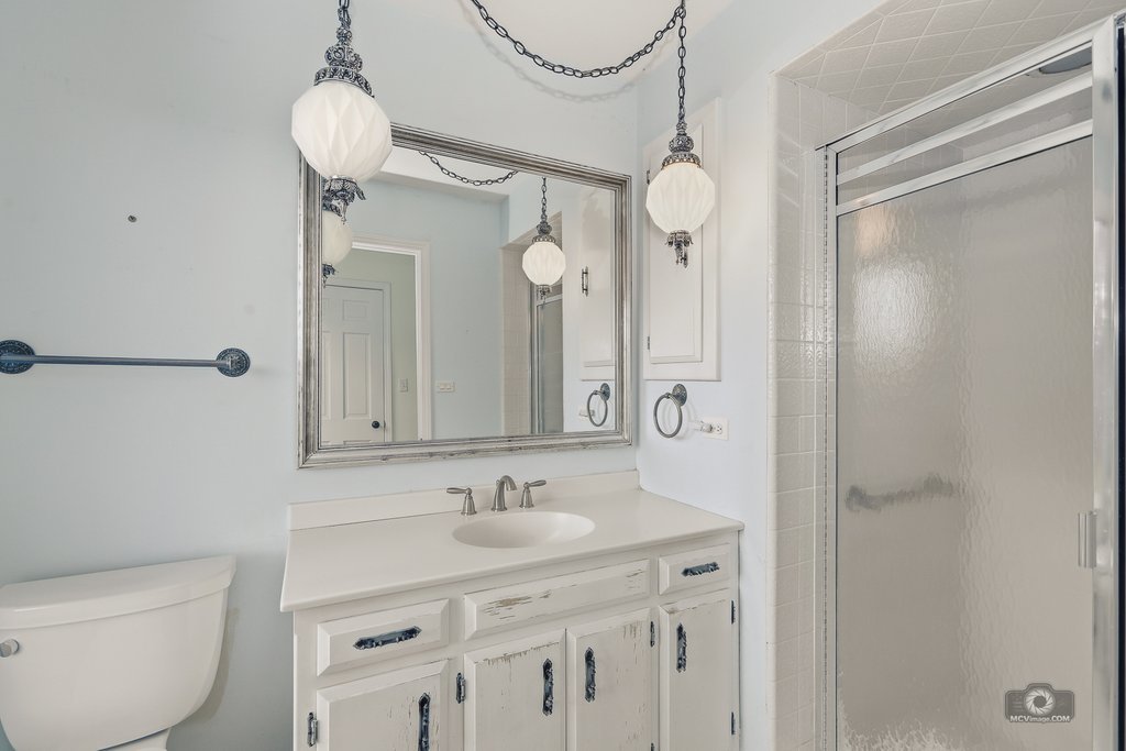 39W093 Silver Glen Road, St. Charles, IL 60175