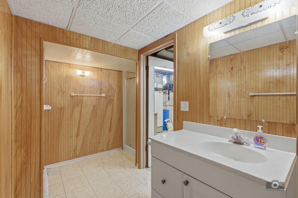 39W093 Silver Glen Road, St. Charles, IL 60175