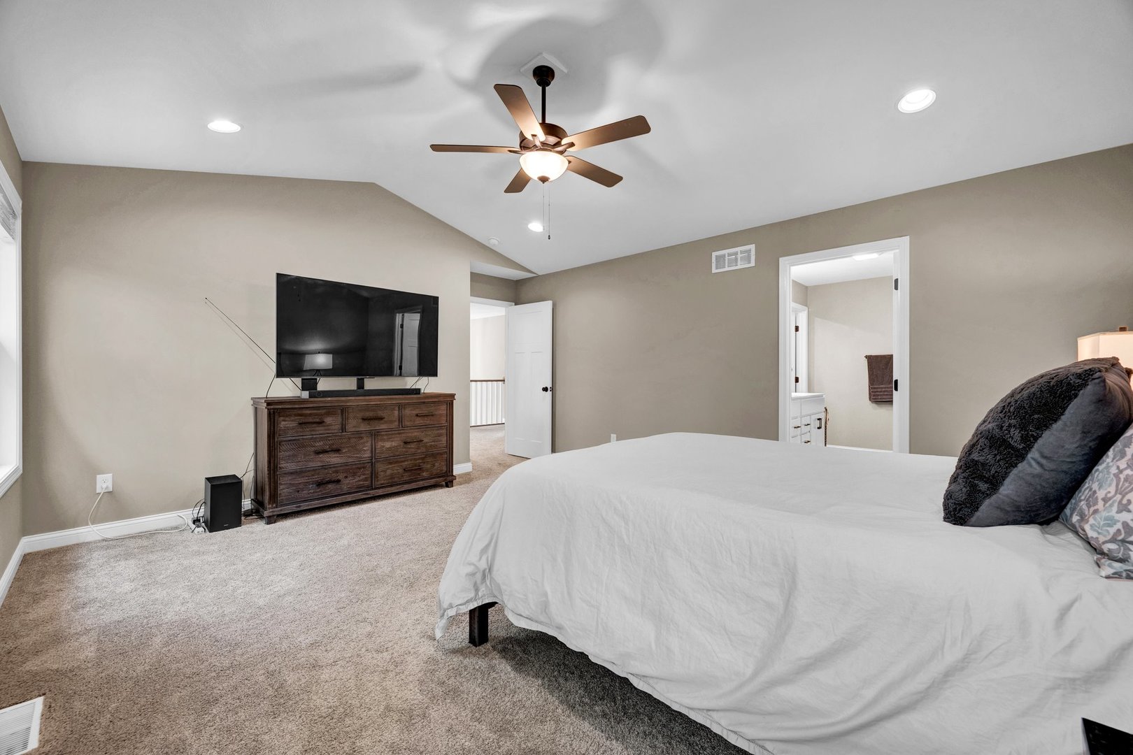 2902 Steppe Lane, Bloomington, IL 61705