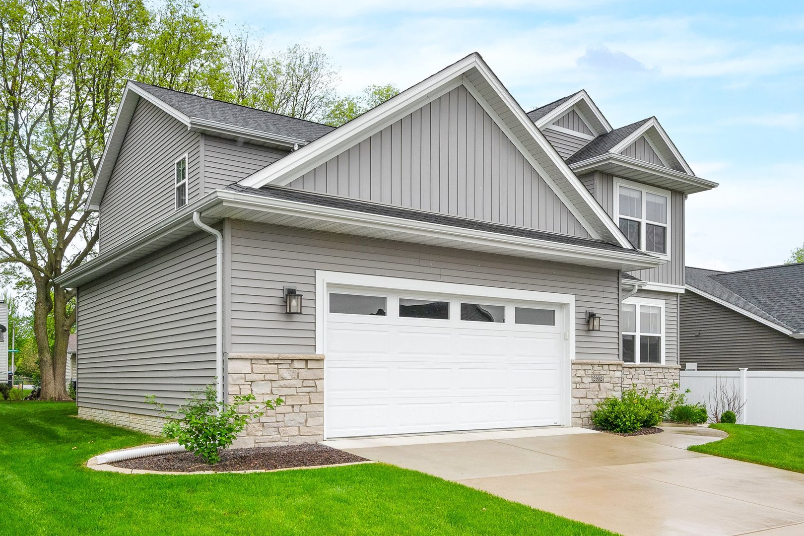 2902 Steppe Lane, Bloomington, IL 61705