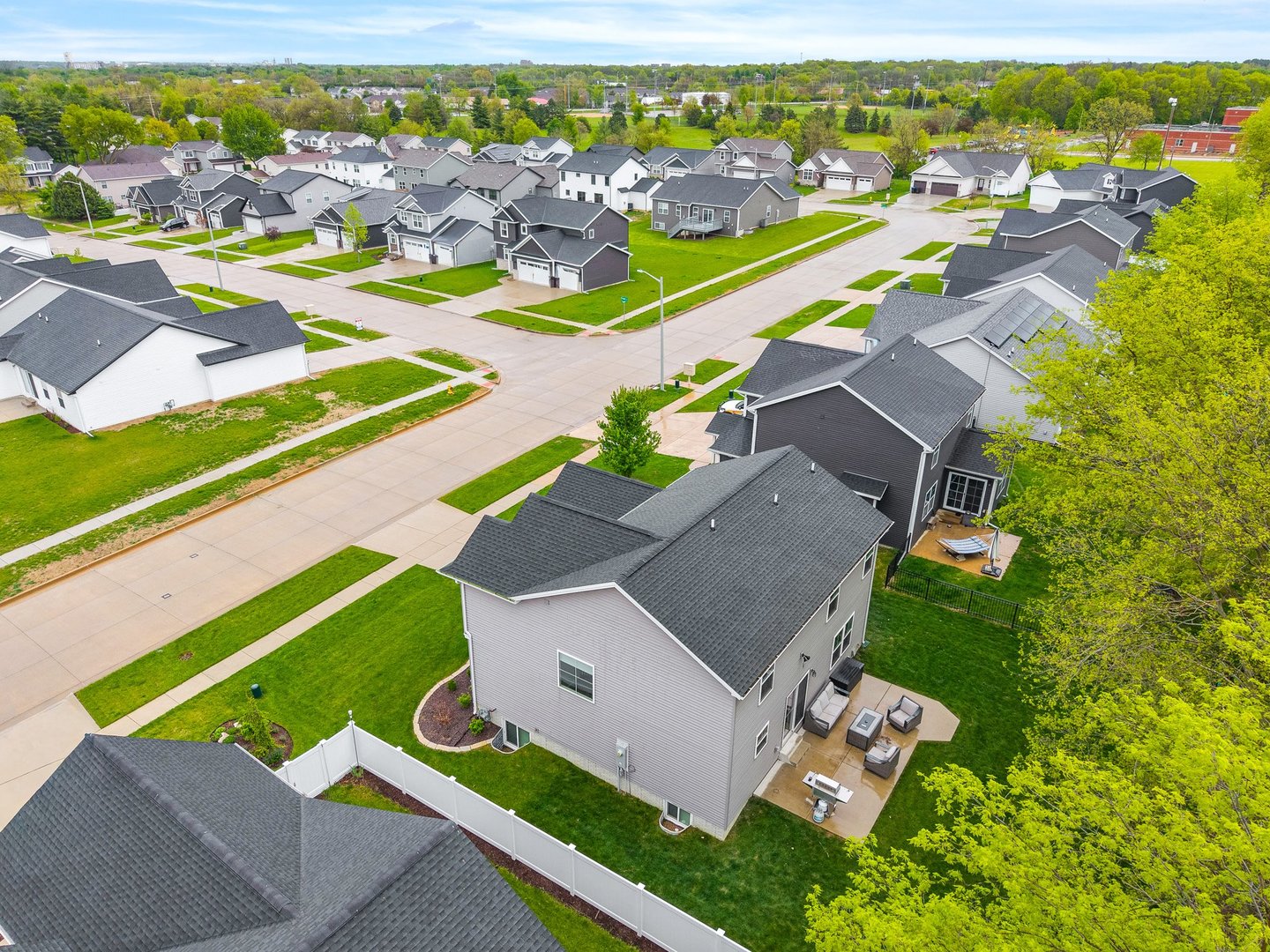 2902 Steppe Lane, Bloomington, IL 61705