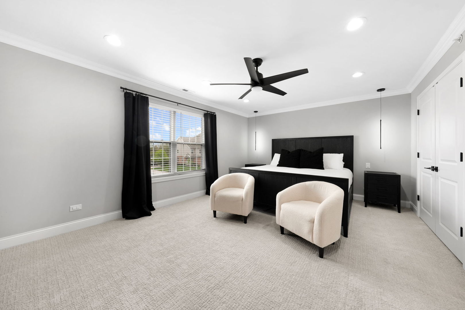 218 Auburn Hills Lane, Addison, IL 60101