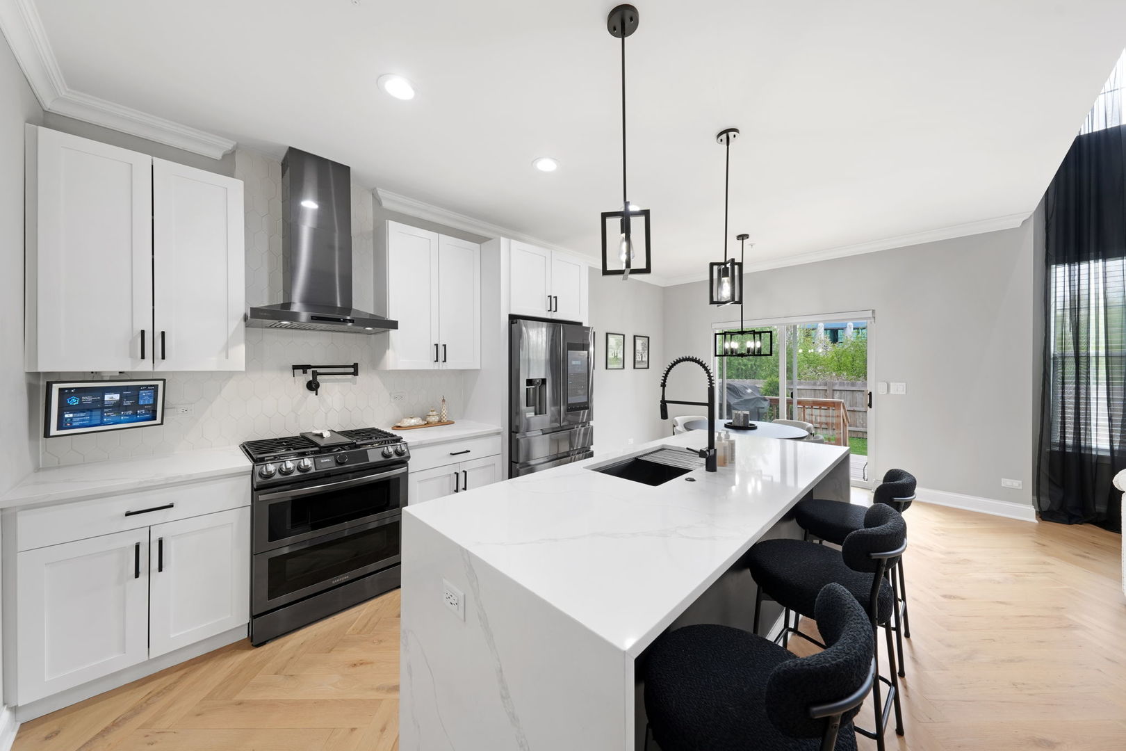 218 Auburn Hills Lane, Addison, IL 60101