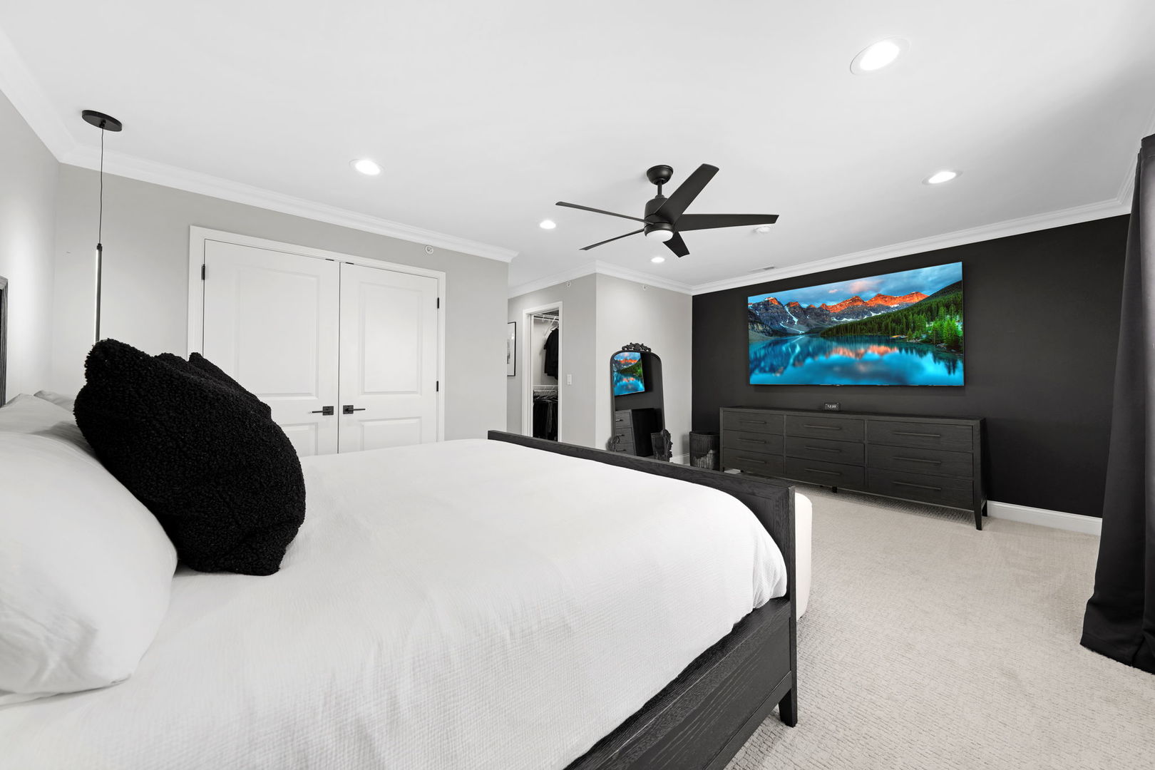 218 Auburn Hills Lane, Addison, IL 60101