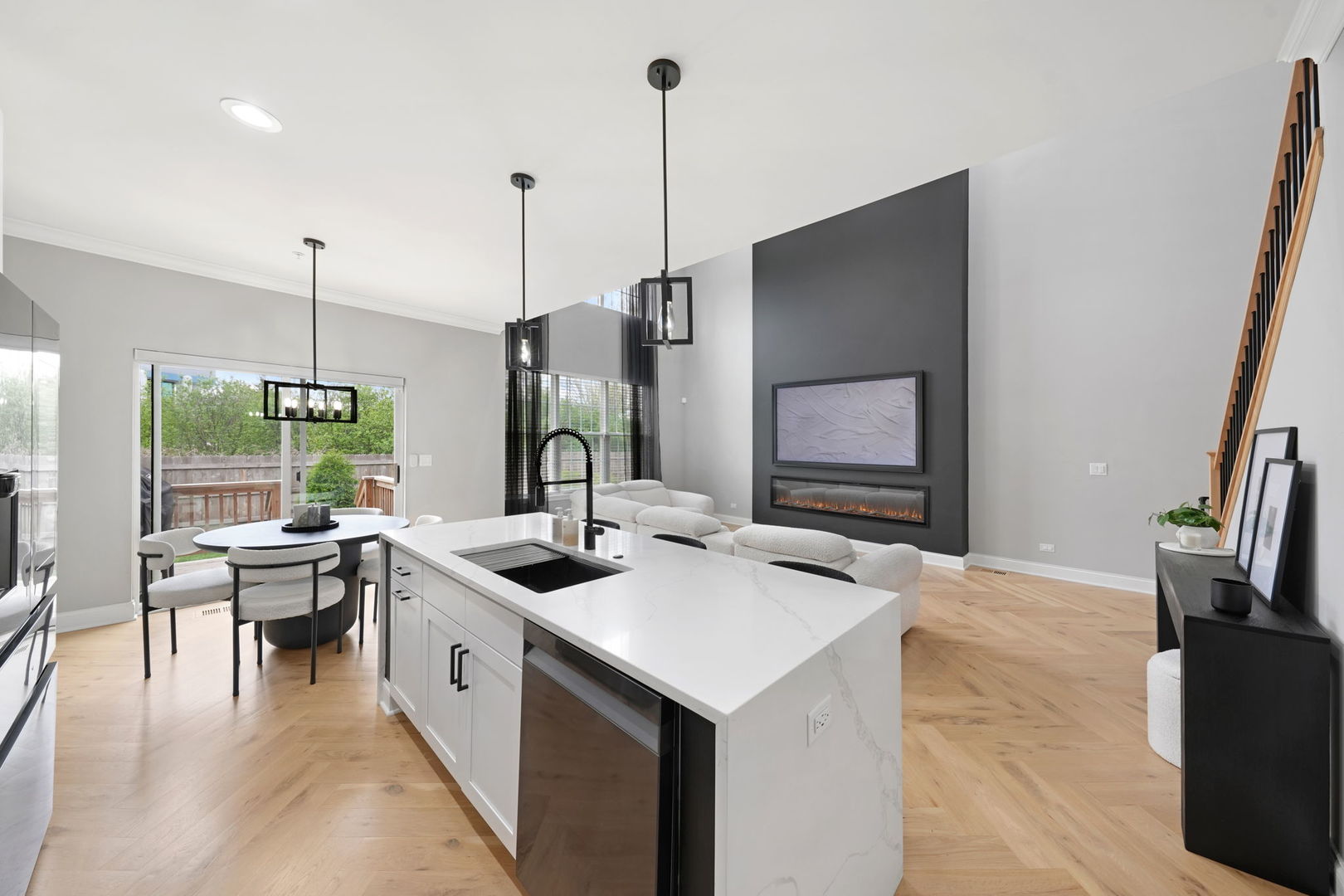 218 Auburn Hills Lane, Addison, IL 60101