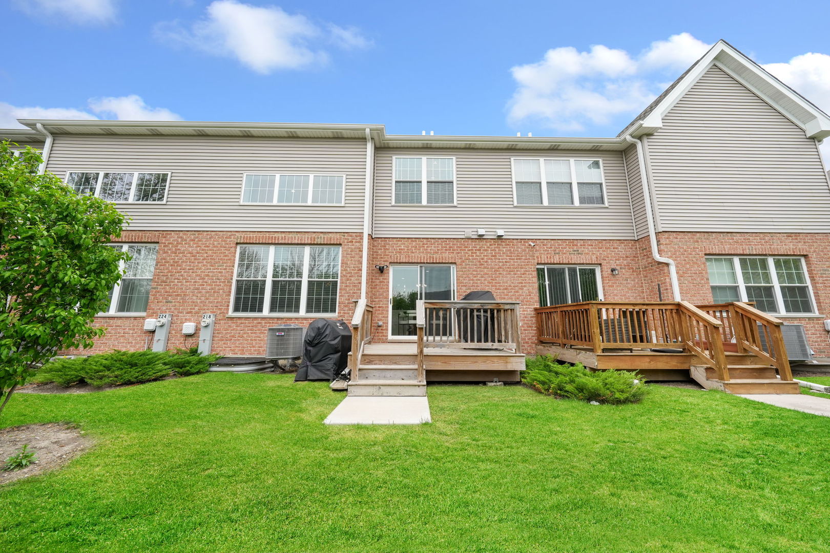 218 Auburn Hills Lane, Addison, IL 60101