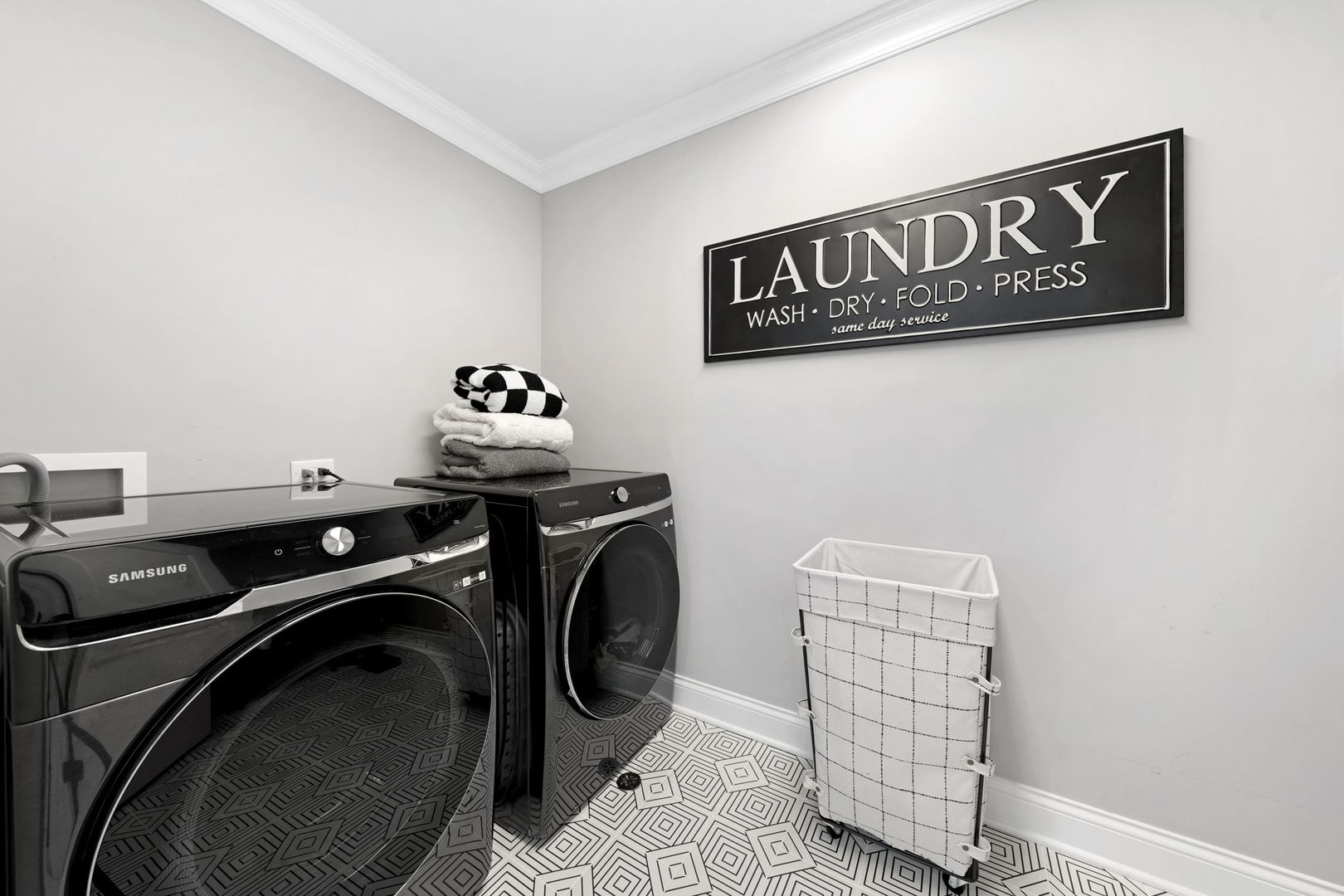 218 Auburn Hills Lane, Addison, IL 60101