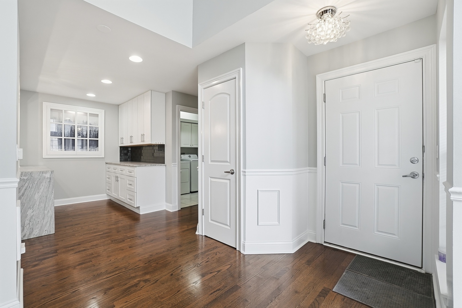 612 Citadel Drive, Westmont, IL 60559