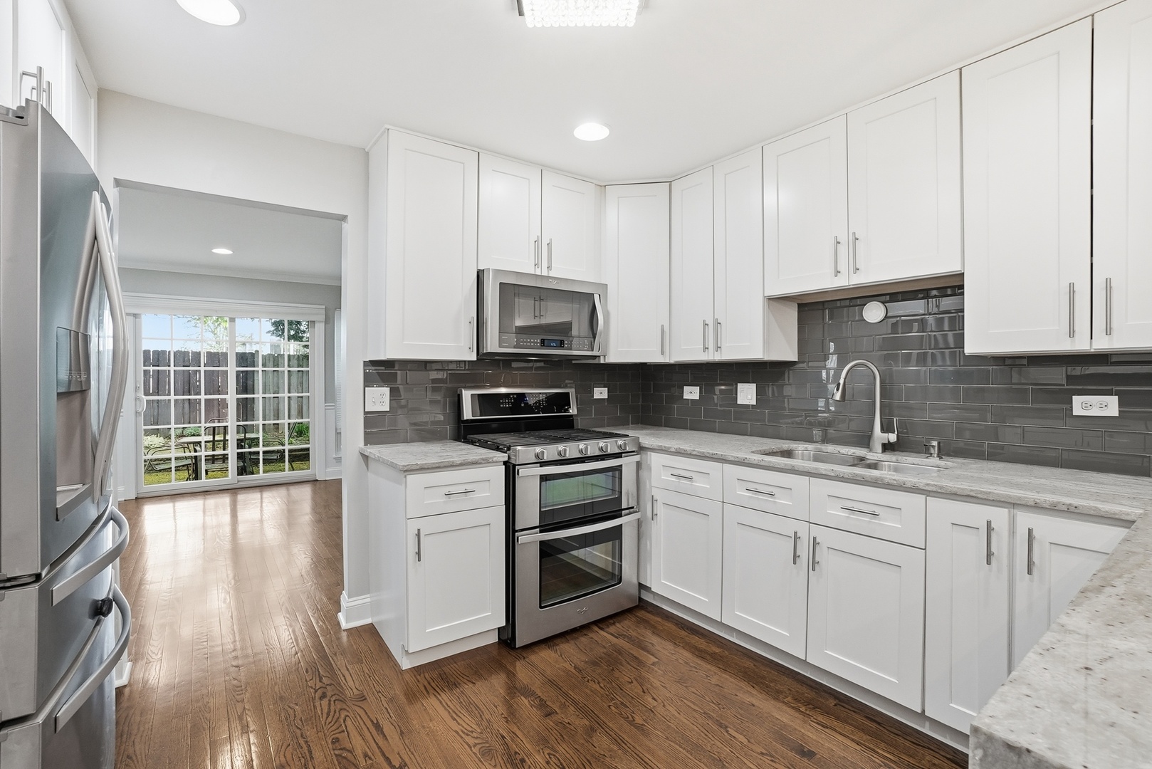 612 Citadel Drive, Westmont, IL 60559