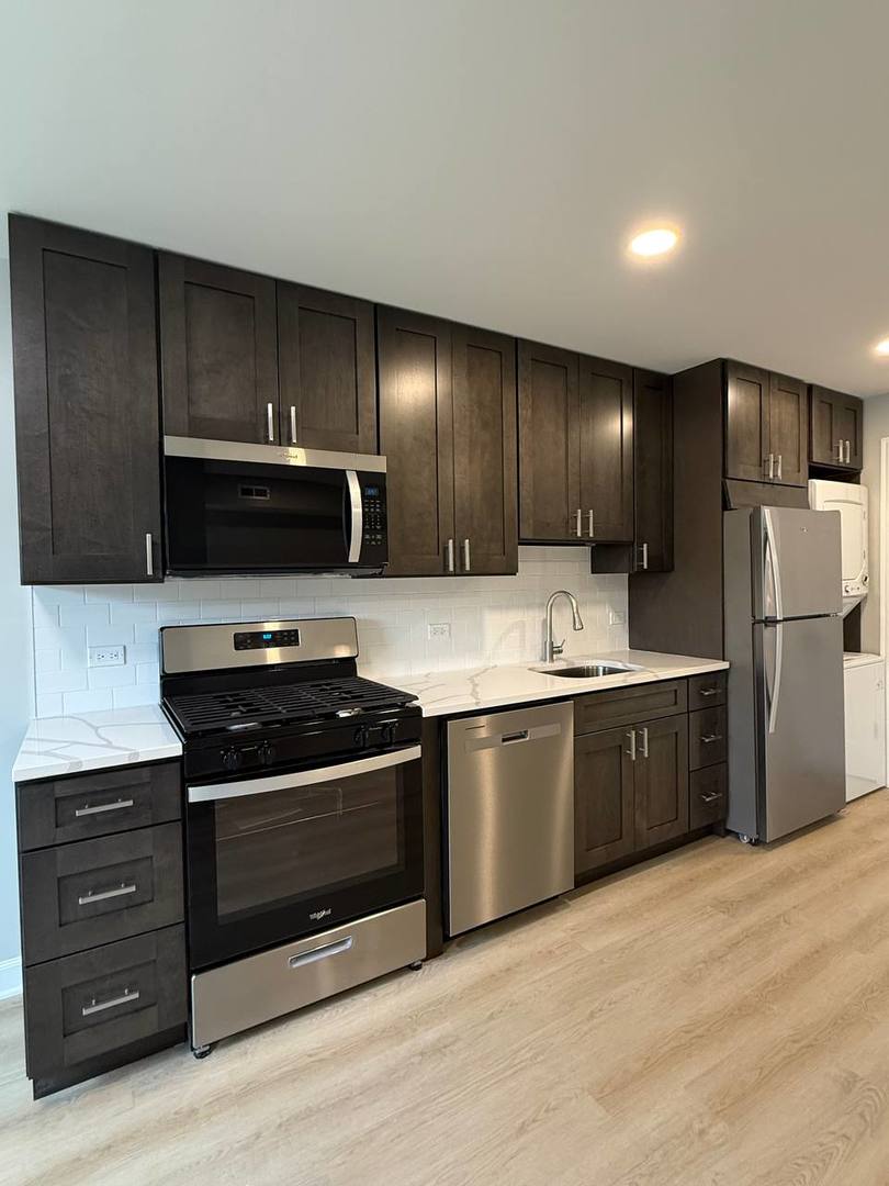 3247 W Thomas Street #GF, Chicago, IL 60651