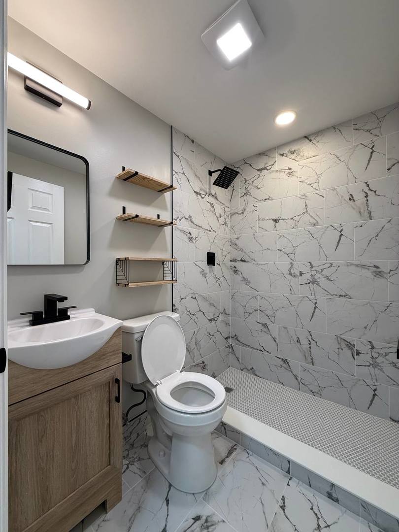 3247 W Thomas Street #GF, Chicago, IL 60651