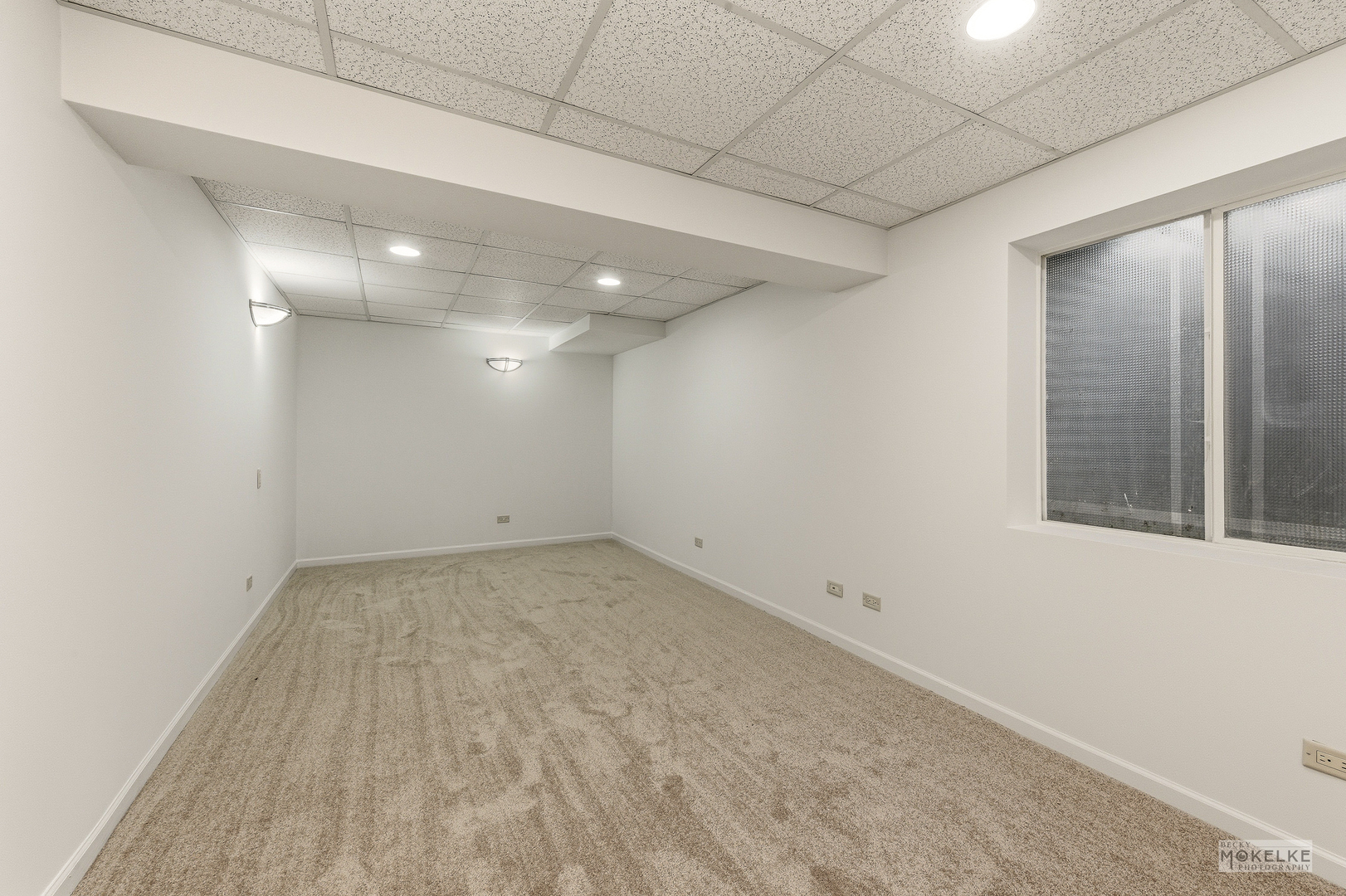 816 Colchester Drive, Oswego, IL 60543