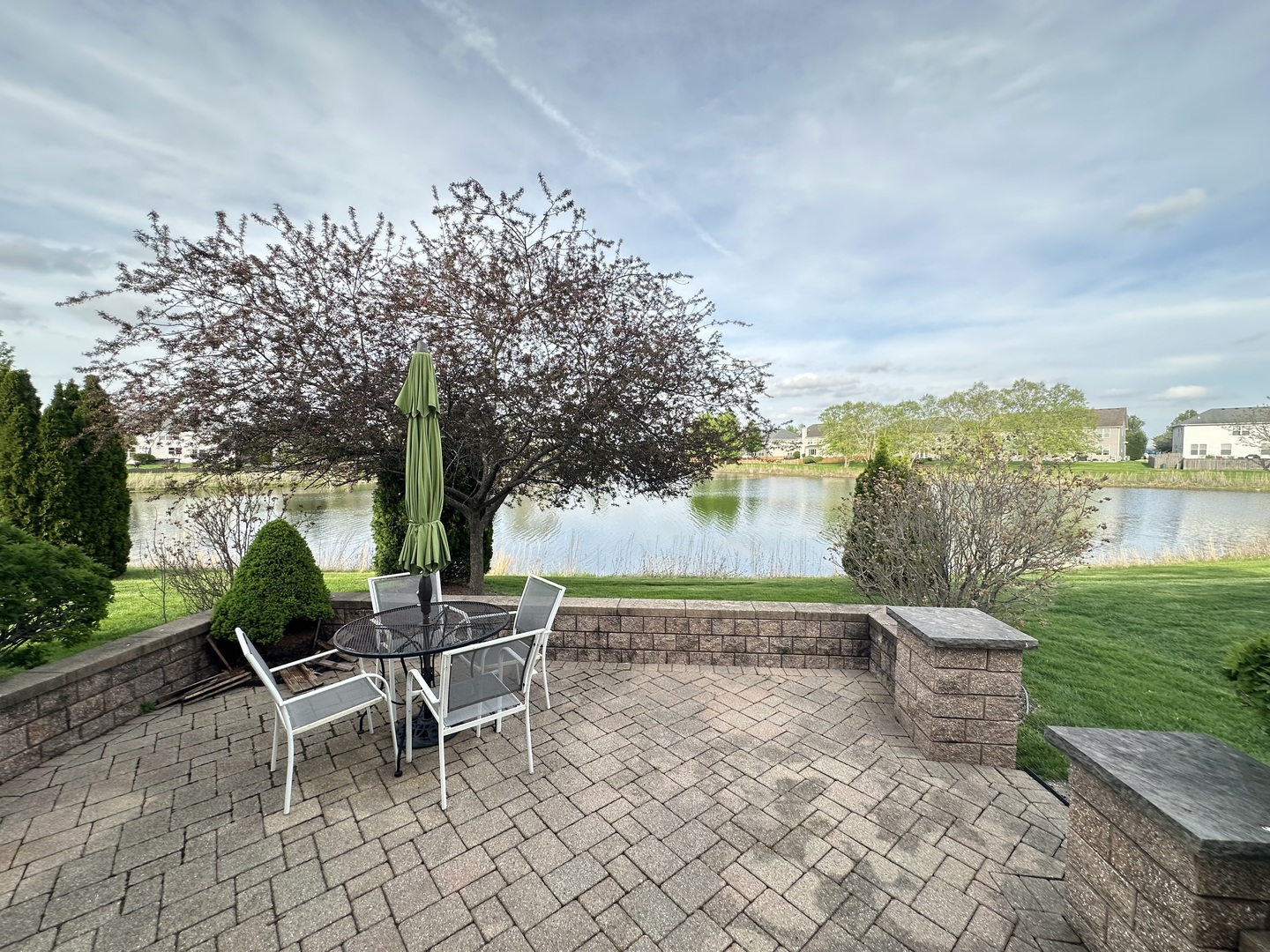 816 Colchester Drive, Oswego, IL 60543