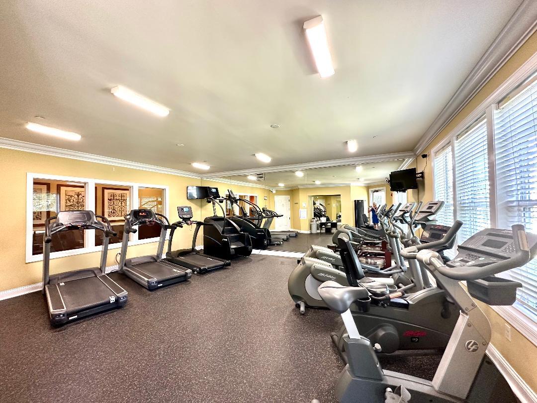 816 Colchester Drive, Oswego, IL 60543