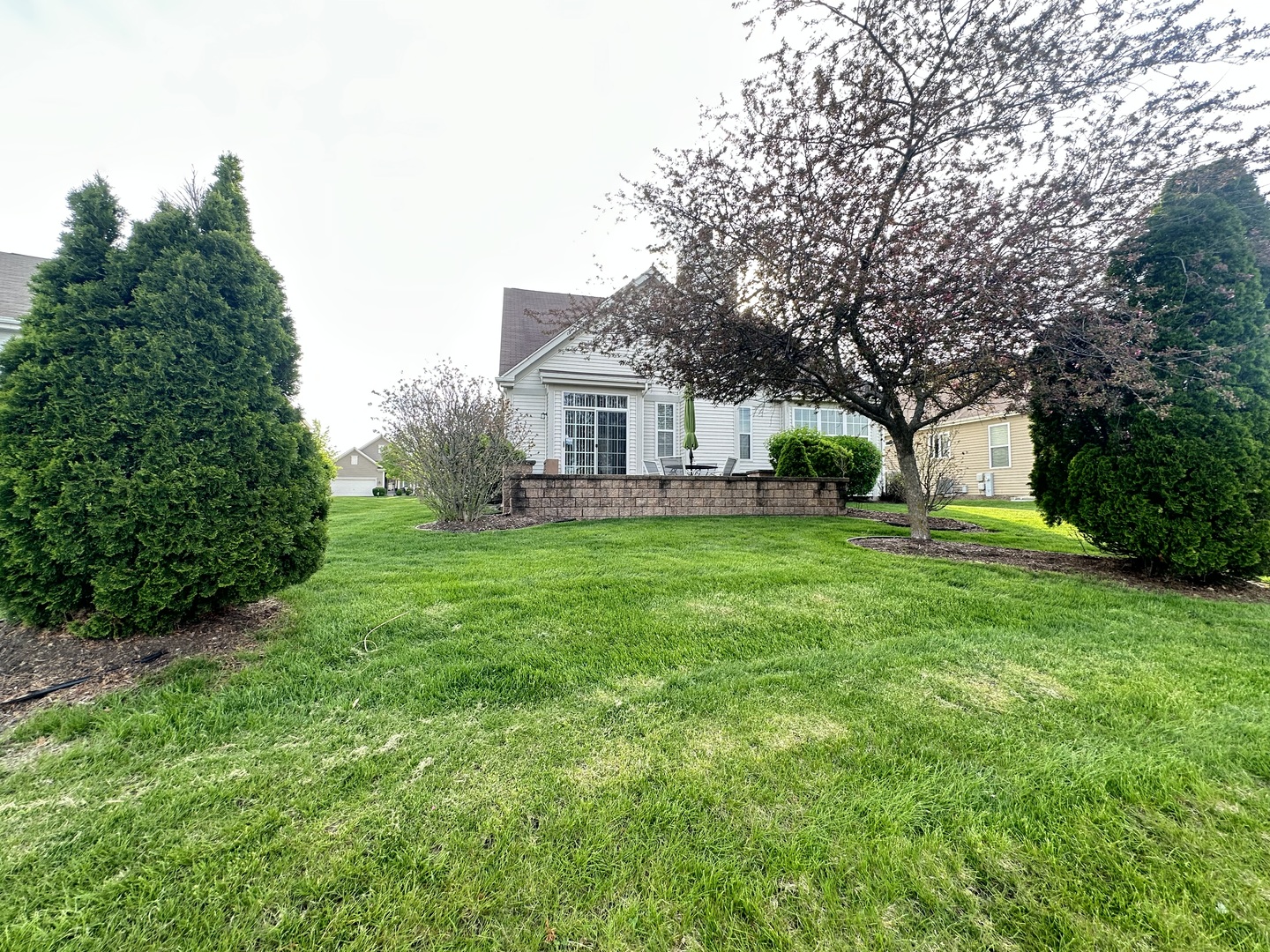 816 Colchester Drive, Oswego, IL 60543