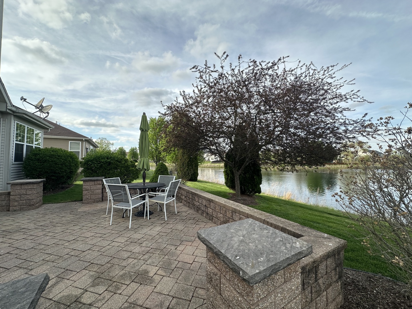 816 Colchester Drive, Oswego, IL 60543