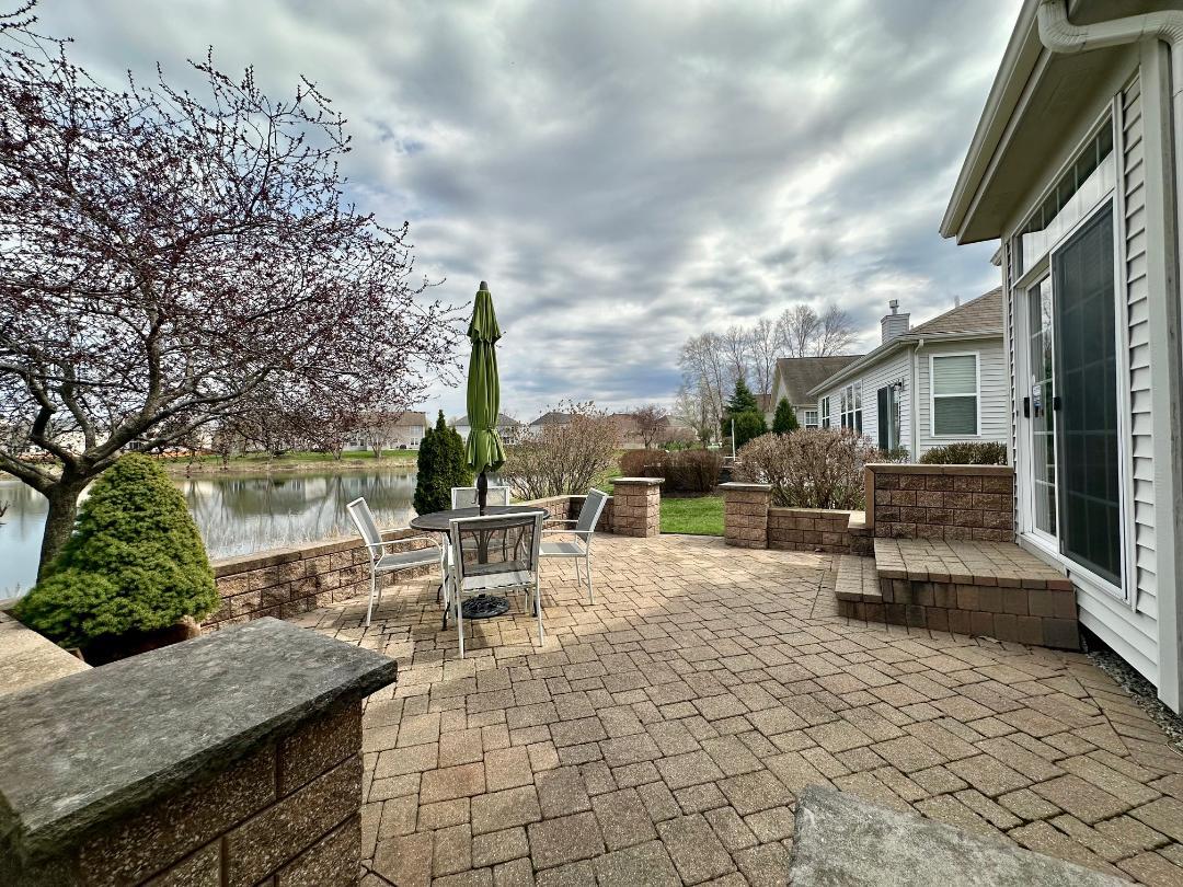 816 Colchester Drive, Oswego, IL 60543