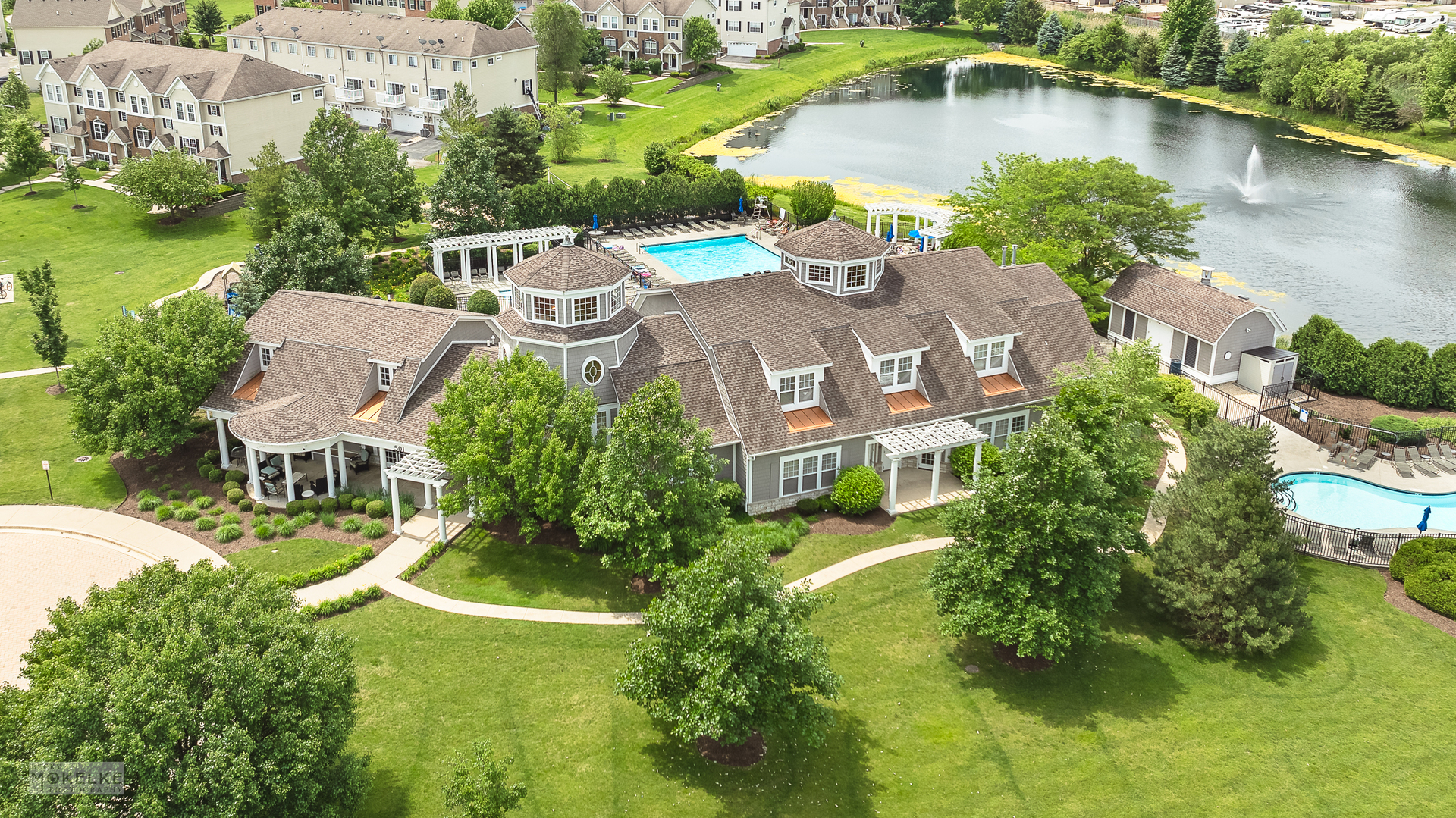 816 Colchester Drive, Oswego, IL 60543