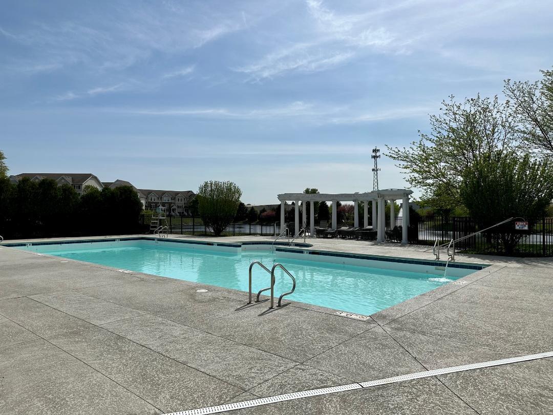 816 Colchester Drive, Oswego, IL 60543