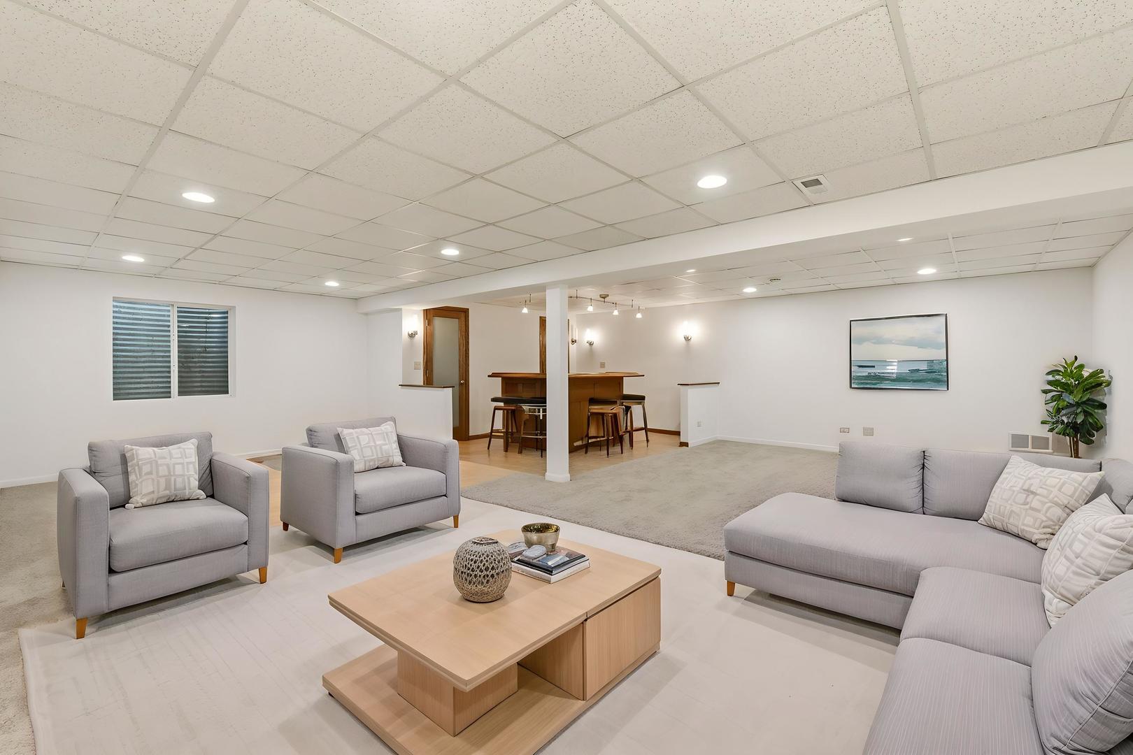 816 Colchester Drive, Oswego, IL 60543