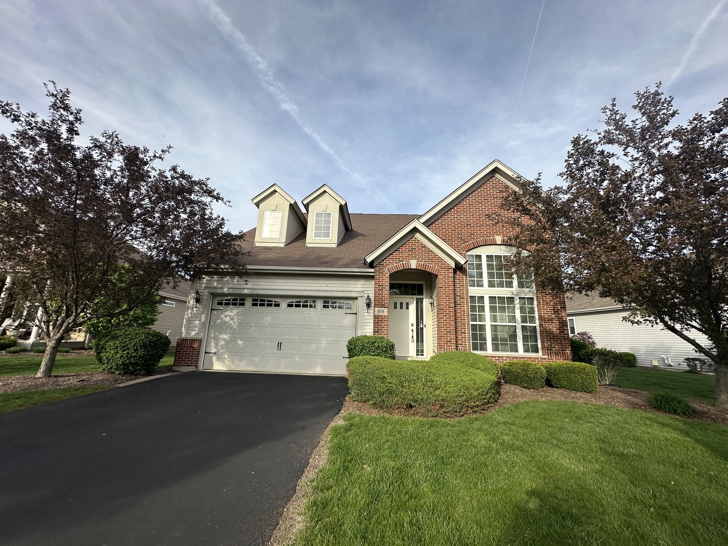 816 Colchester Drive, Oswego, IL 60543