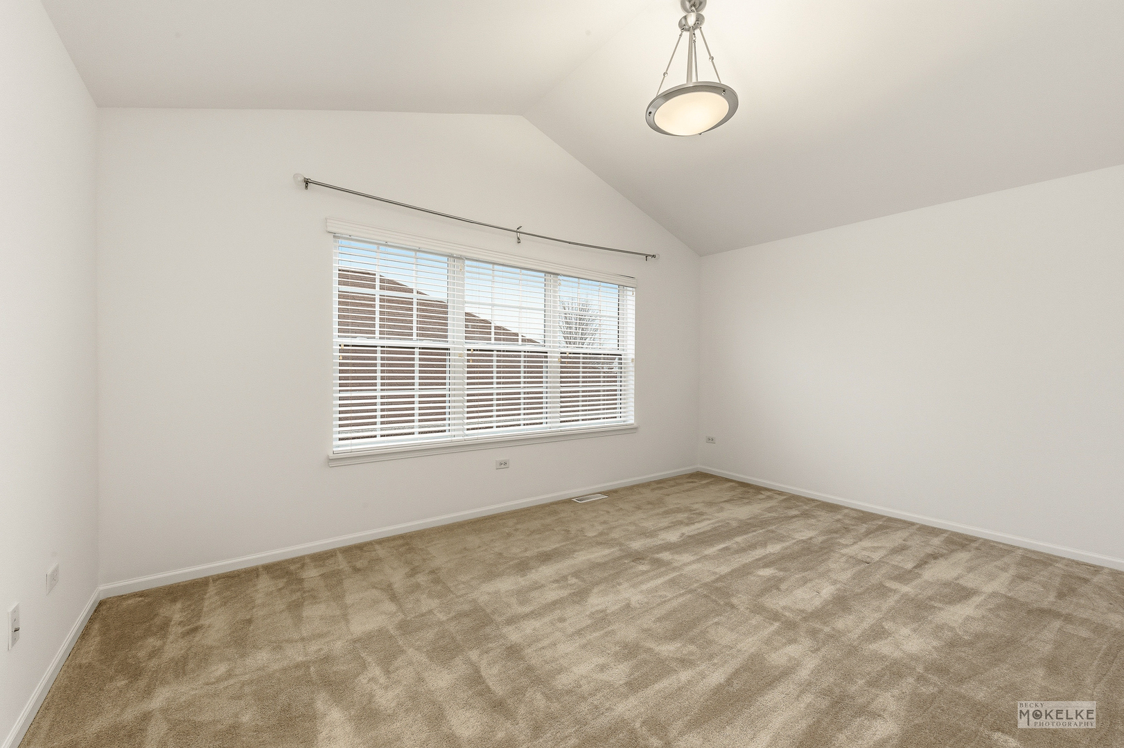 816 Colchester Drive, Oswego, IL 60543