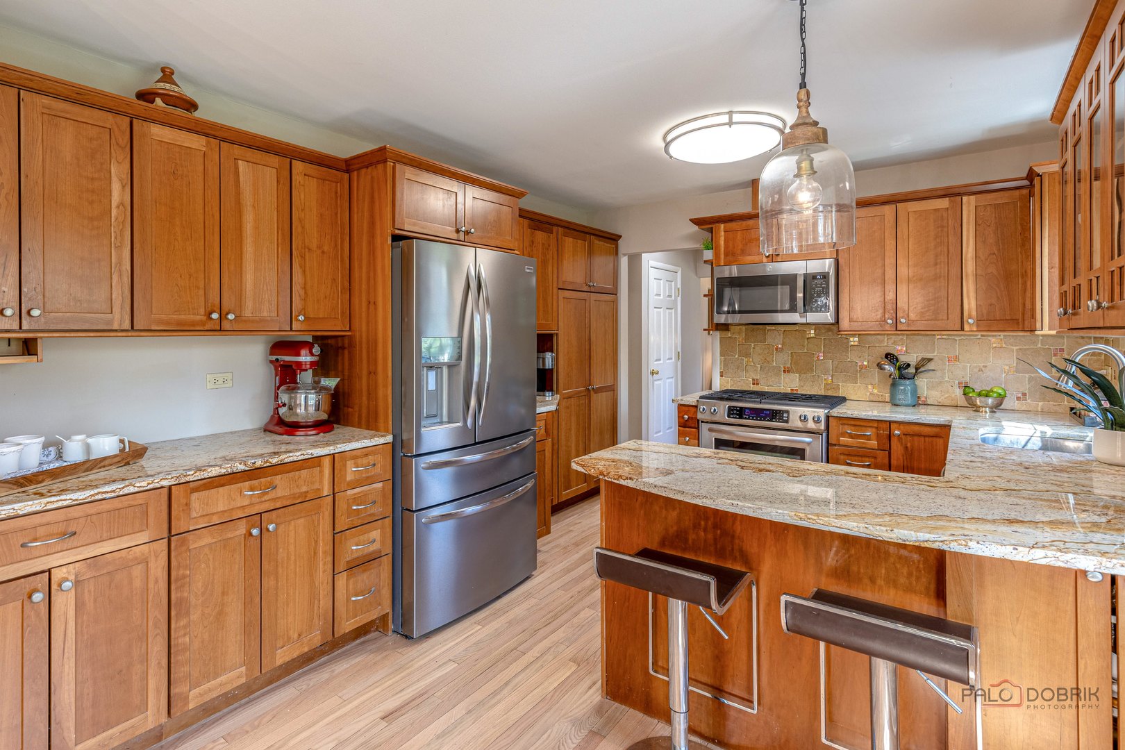 505 Fairlawn Avenue, Libertyville, IL 60048