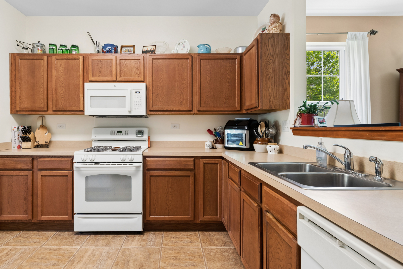772 Bohannon Circle, Oswego, IL 60543