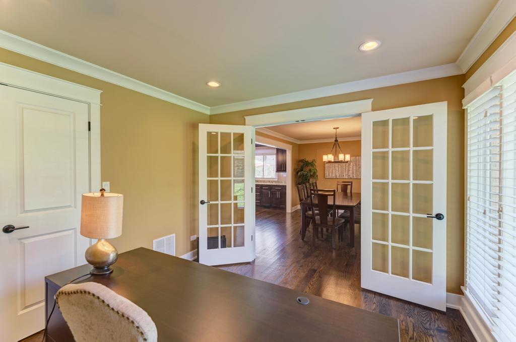 42 Royal Lane, Bloomingdale, IL 60108
