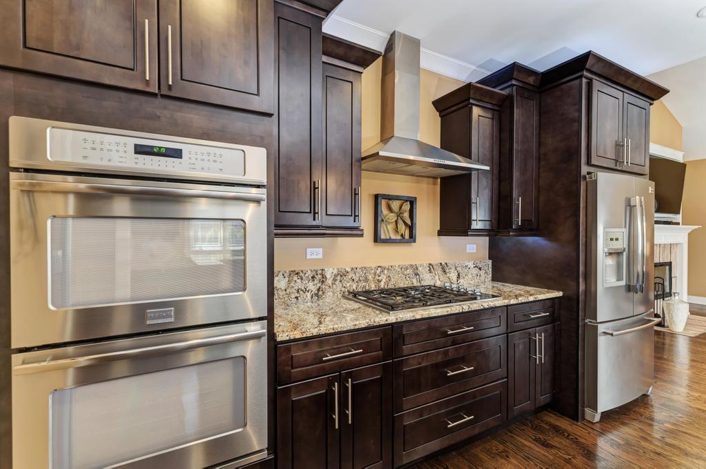 42 Royal Lane, Bloomingdale, IL 60108