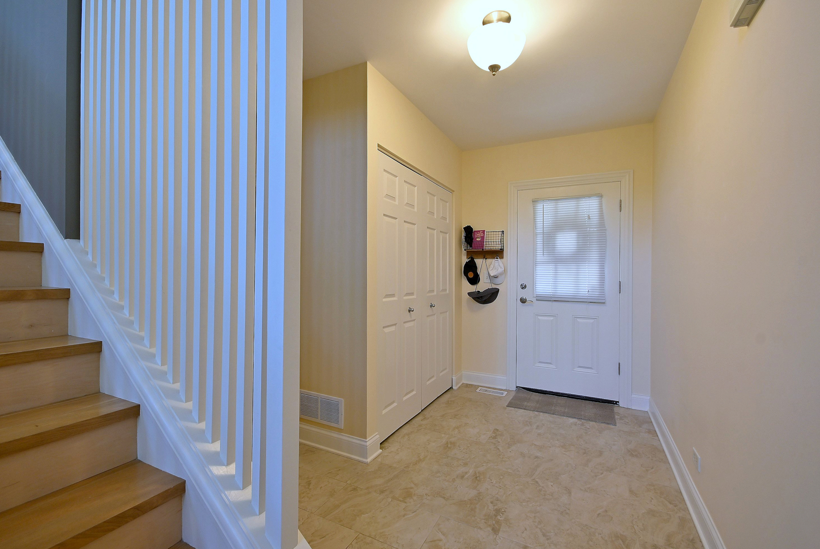 967 Oak Ridge Boulevard, Elgin, IL 60120