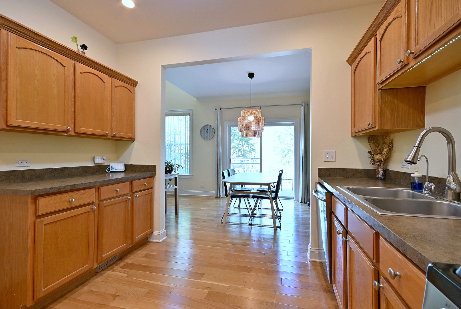 967 Oak Ridge Boulevard, Elgin, IL 60120