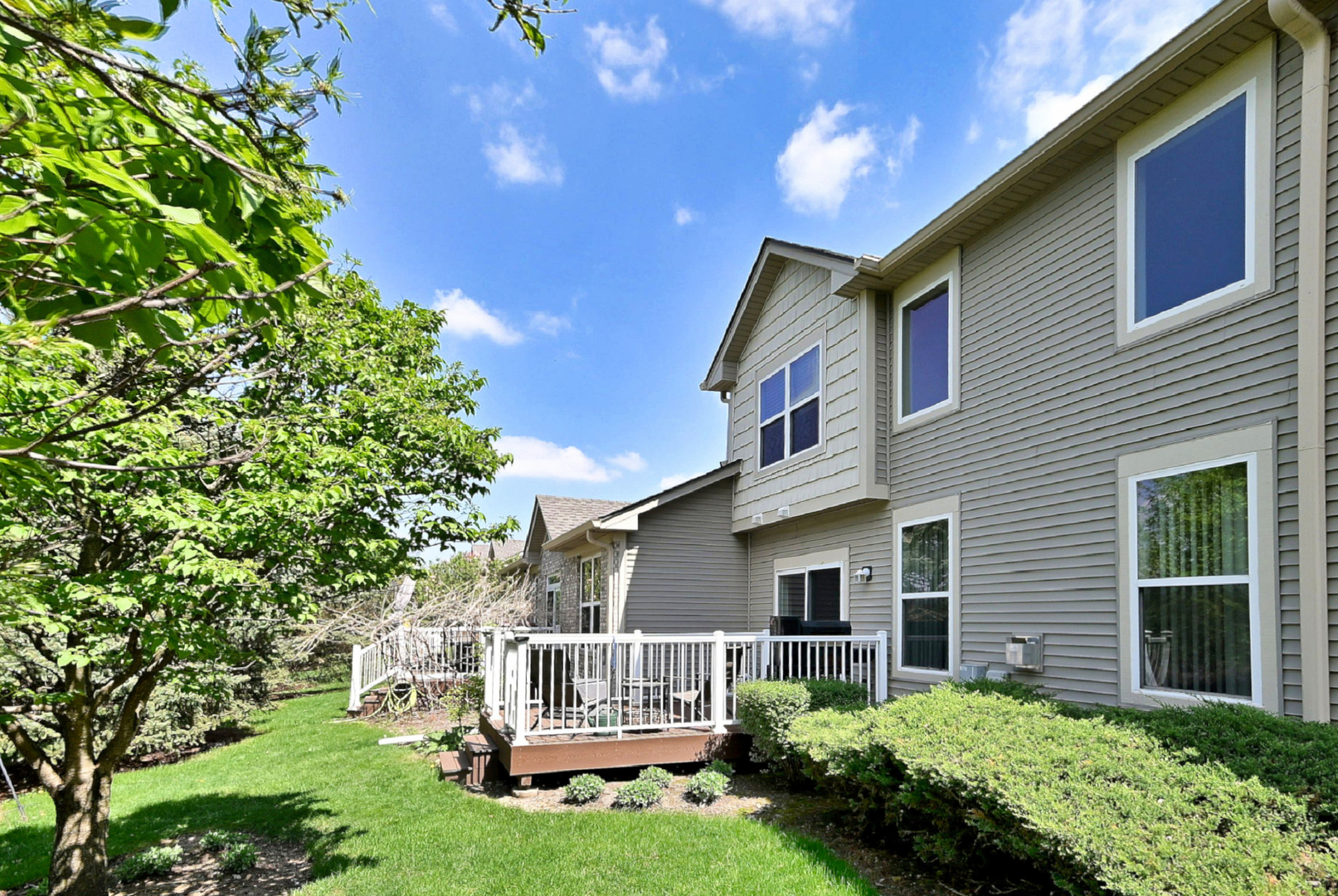 967 Oak Ridge Boulevard, Elgin, IL 60120