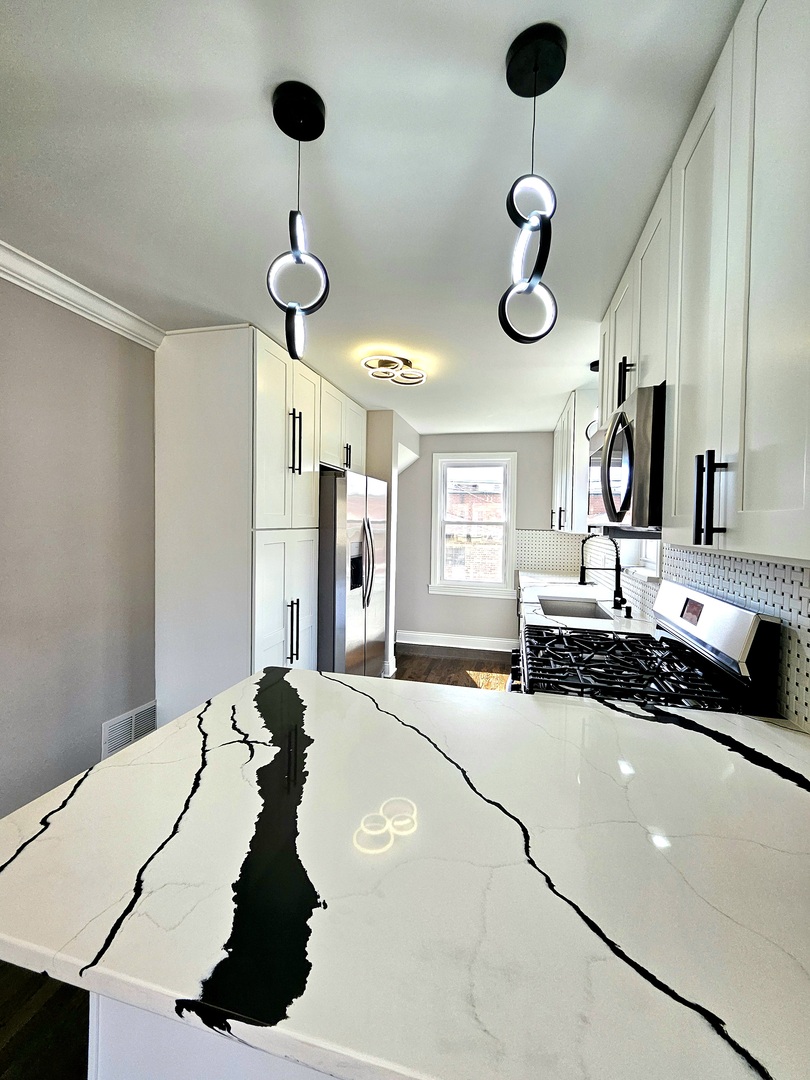 8244 S Troy Street, Chicago, IL 60652