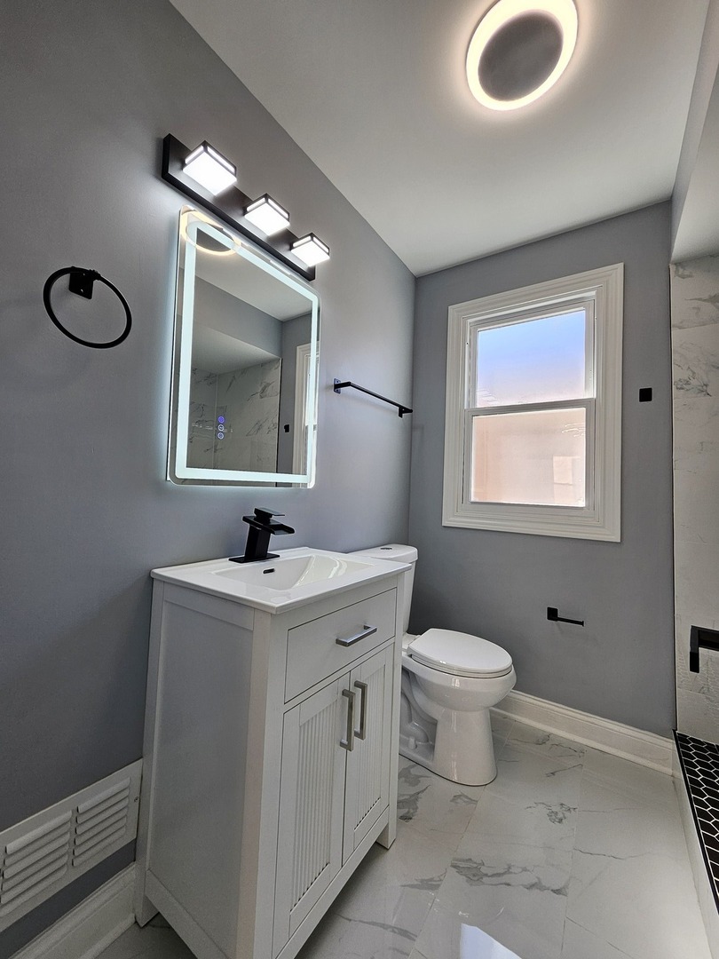 8244 S Troy Street, Chicago, IL 60652