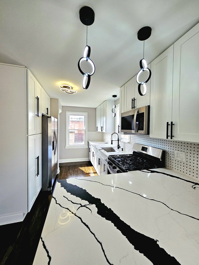 8244 S Troy Street, Chicago, IL 60652