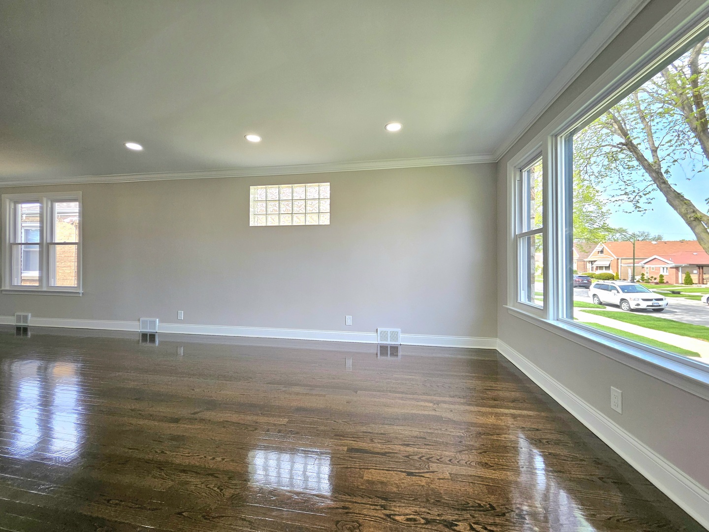 8244 S Troy Street, Chicago, IL 60652